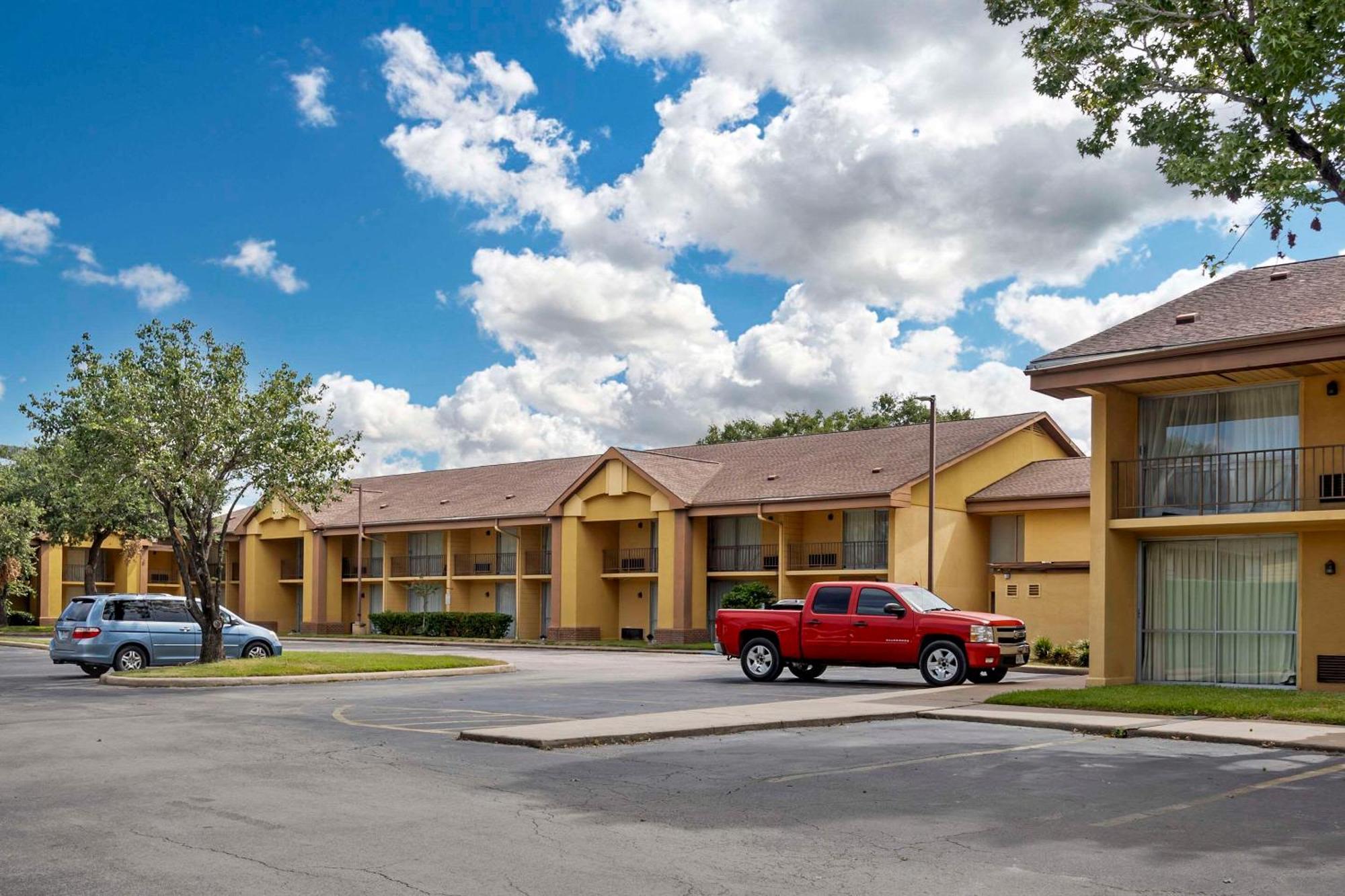 Quality Inn & Suites Nrg Park - Medical Center Houston Exterior photo