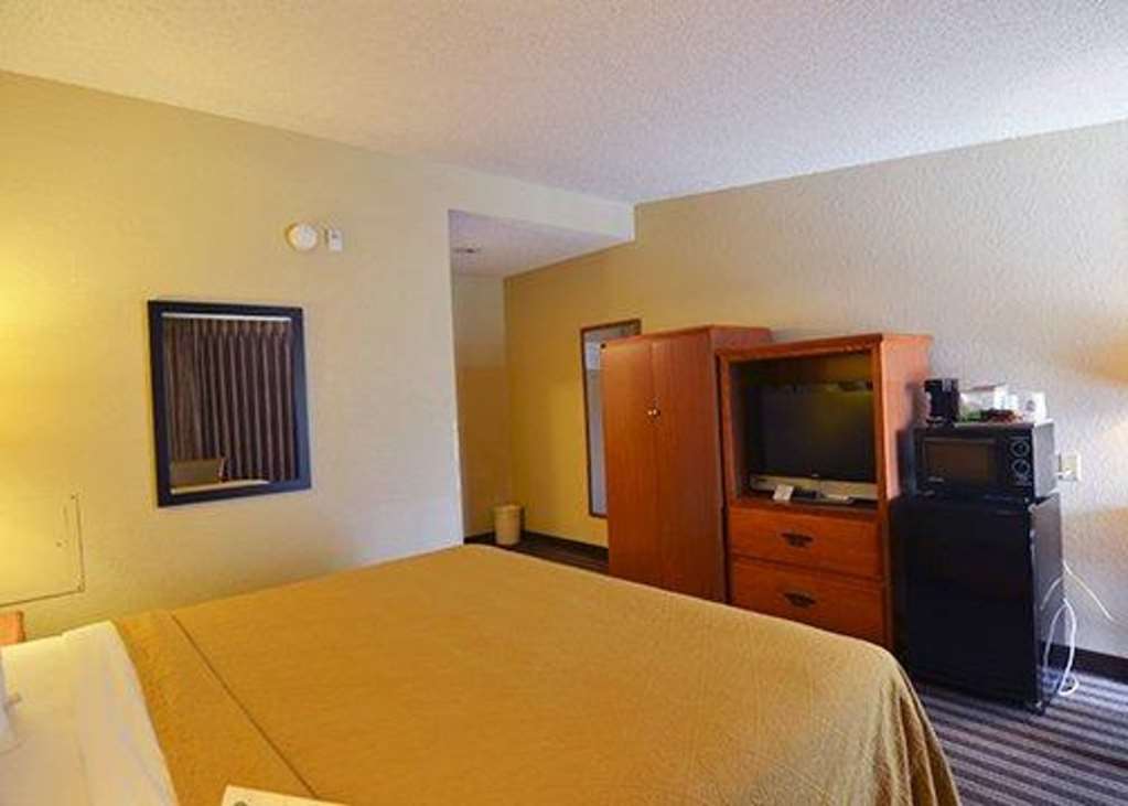 Quality Inn & Suites Nrg Park - Medical Center Houston Room photo